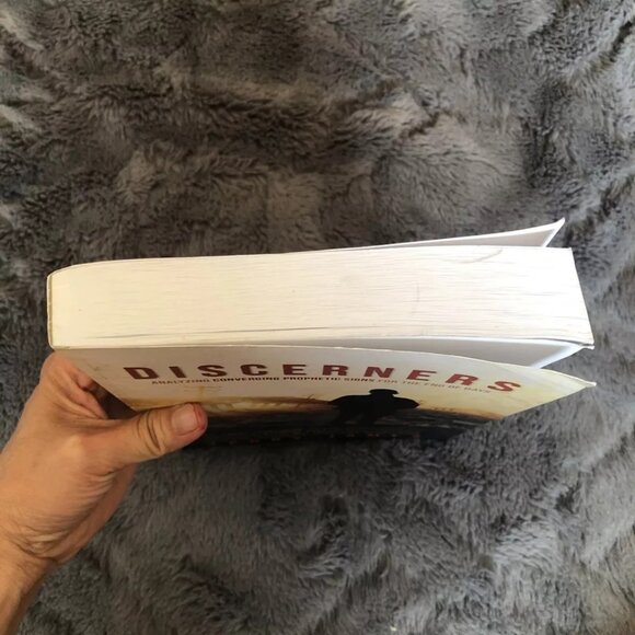 Discerners: Analyzing Converging Prophetic Signs for the End of Days Paperback - Picture 5 of 8